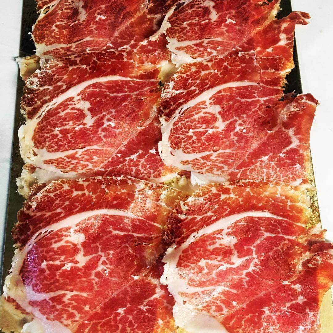 Warum Ibérico-Schinken ein ideales Geschenk ist